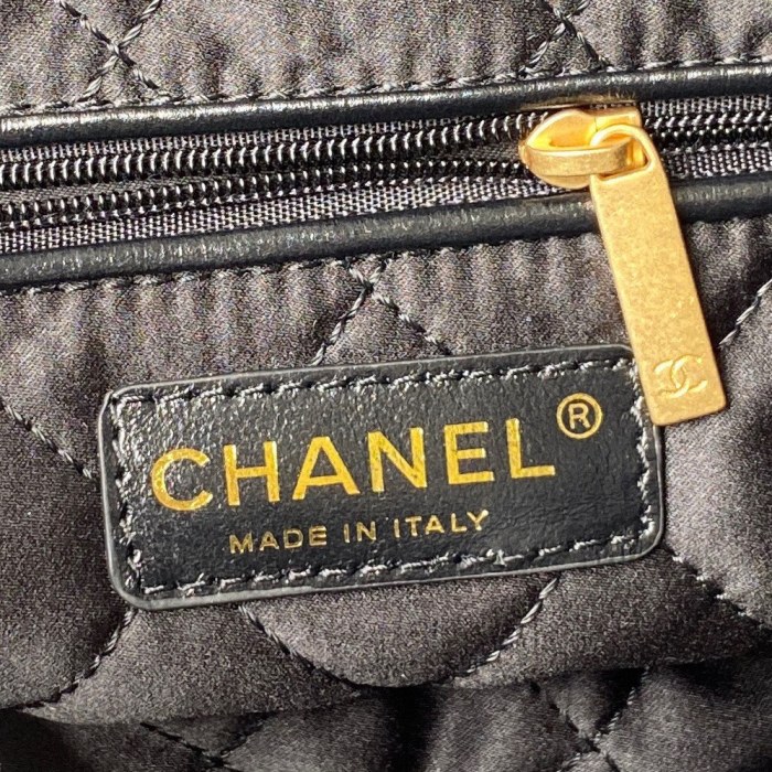  Handbag Chanel  AS3260  size  35x37x7 cm