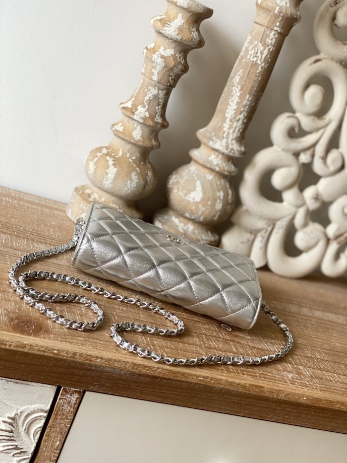  Handbag   Chanel  0250  size  19 cm