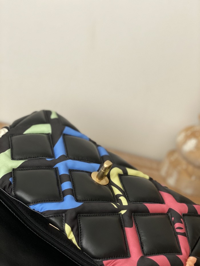 Handbag  Chanel 1160  size  26*9*16  cm