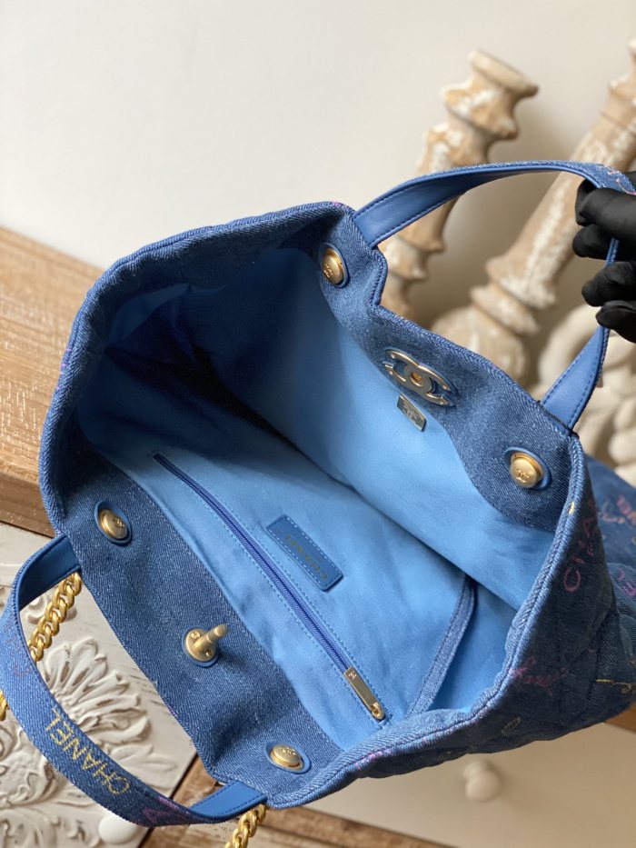  Handbag  Chanel 3128 size  51x43x3 cm