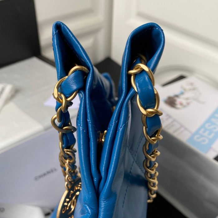  Handbag   Chanel AS3260  size  35x37x7 cm