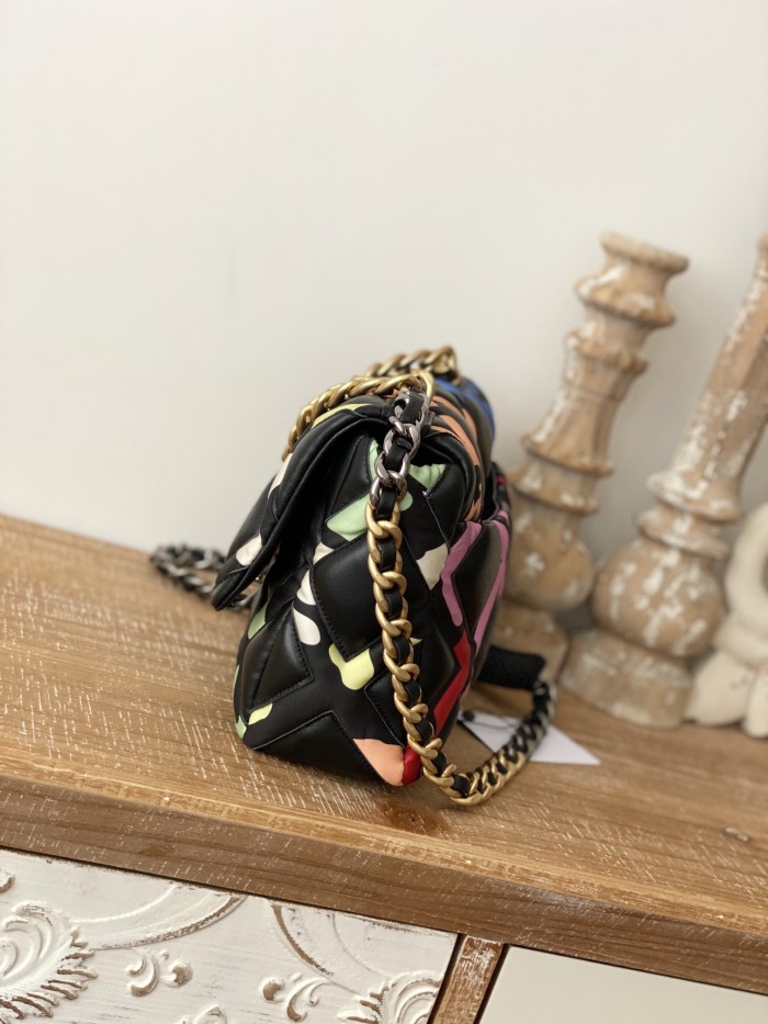 Handbag  Chanel 1160  size  26*9*16  cm