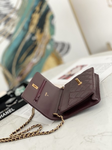  Handbag  Chanel  81133  size  19 cm