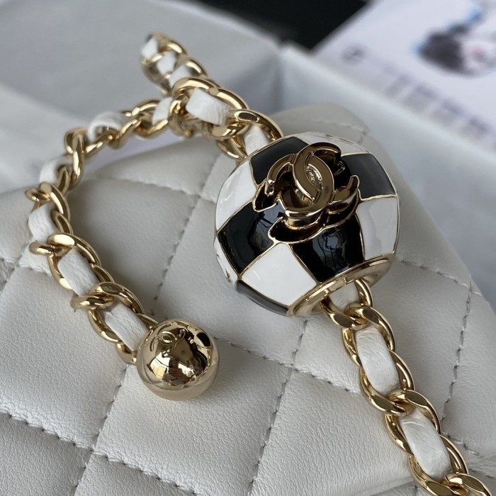  Handbag   Chanel  AS1786  size 17 cm  