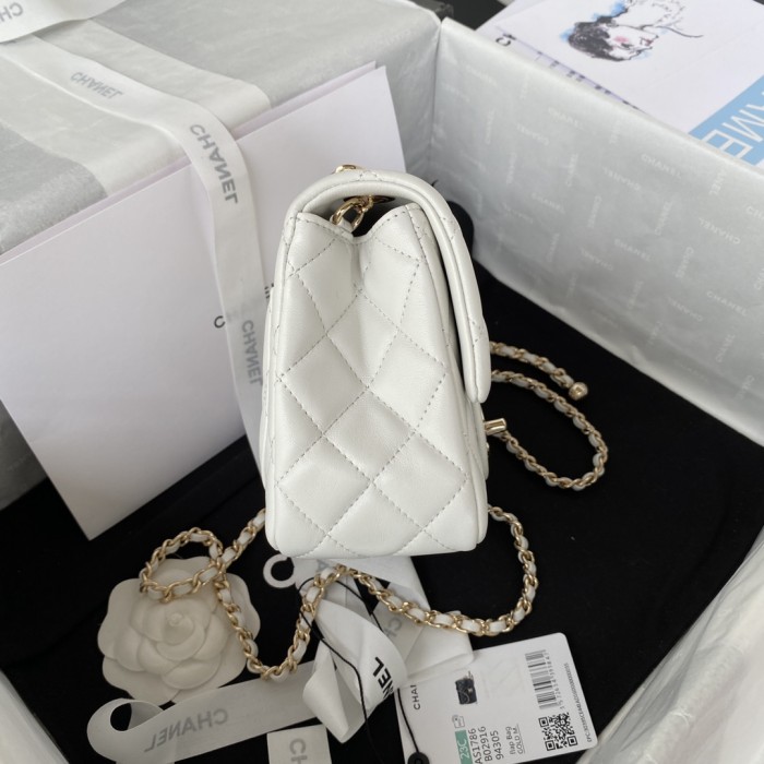  Handbag   Chanel  AS1786  size 17 cm  