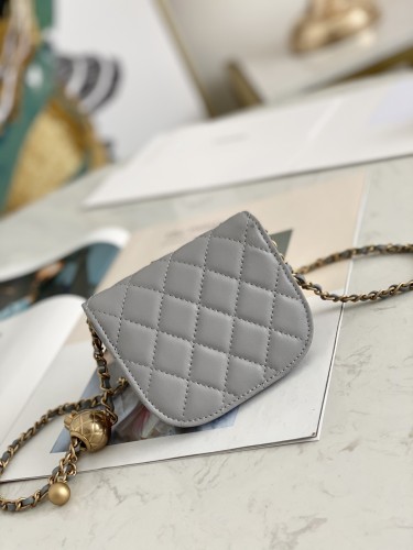  Handbag   Chanel  81462  size  9*10.5*2.5 cm