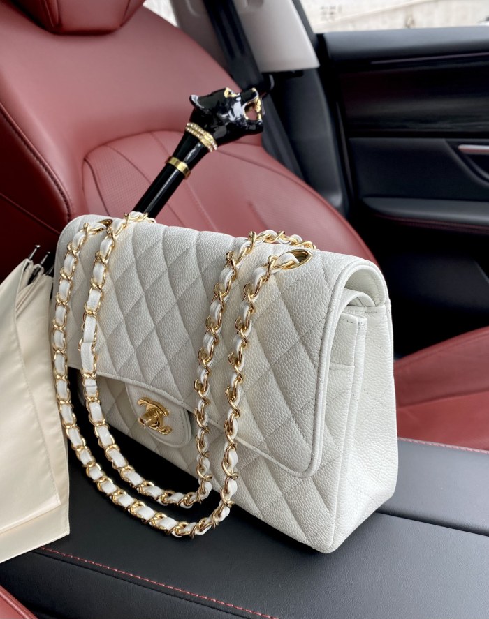  Handbag   Chanel  A01112 size  25.5*15.5*6.5  cm