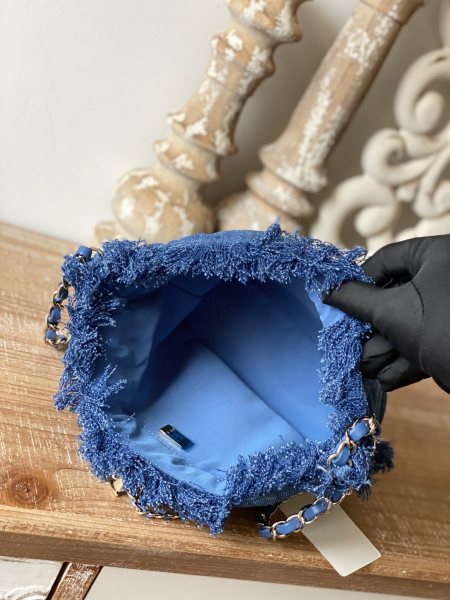  Handbag  Chanel 2603  size 11x15x10 cm