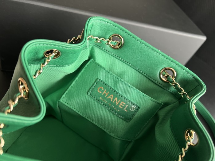  Handbag   Chanel  2908  size 18cmx18cmx12 cm