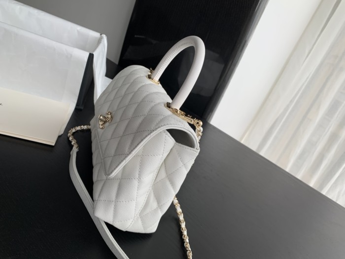  Handbag   Chanel 93925  size  24 cm 