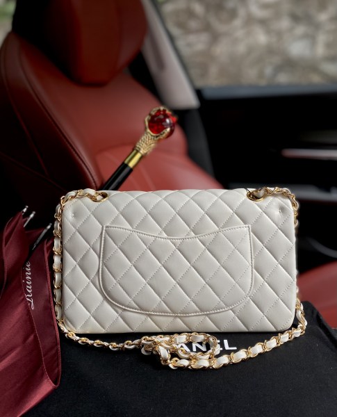  Handbag  Chanel A01112  size 25.5*15.5*6.5 cm