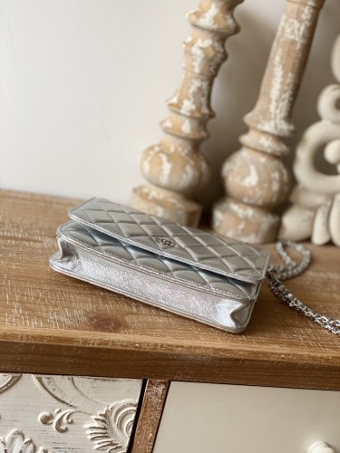  Handbag   Chanel  0250  size  19 cm