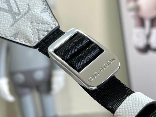 Handbag Louis Vuitton M30873 size 29.5x20x10.5 cm