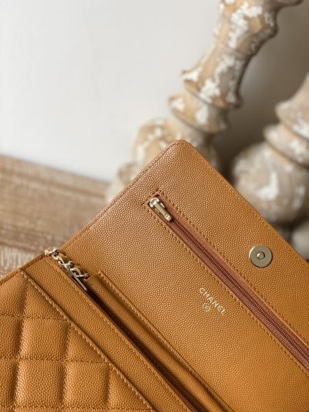  Handbag   Chanel  0250  size  19 cm