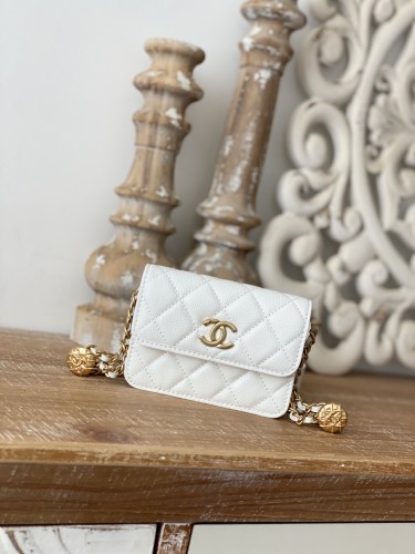  Handbag  Chanel AP81205  size  9*12.3*3.2 cm
