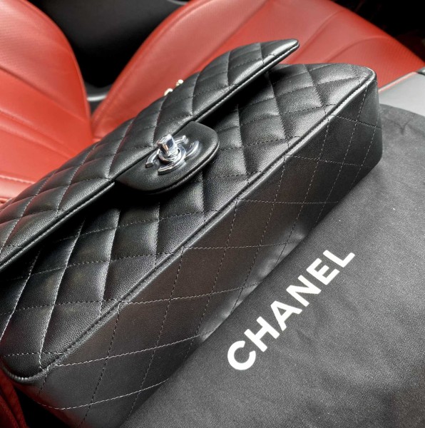 Handbag   Chanel  A01112 size  25.5*15.5*6.5 cm