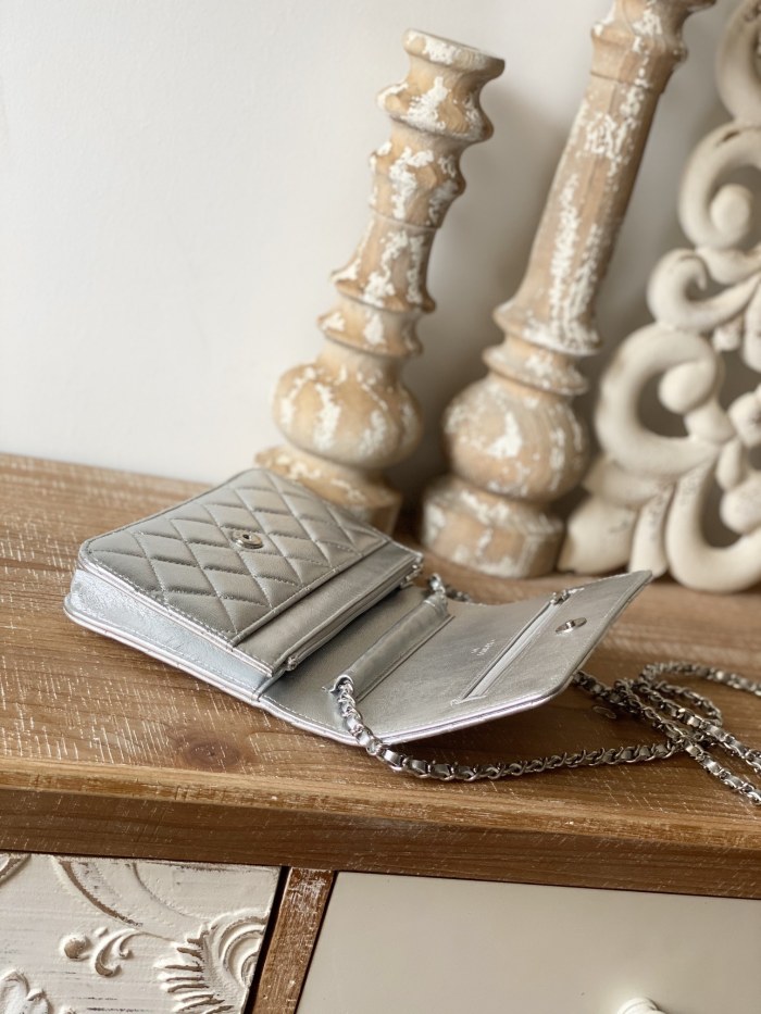  Handbag   Chanel  0250  size  19 cm