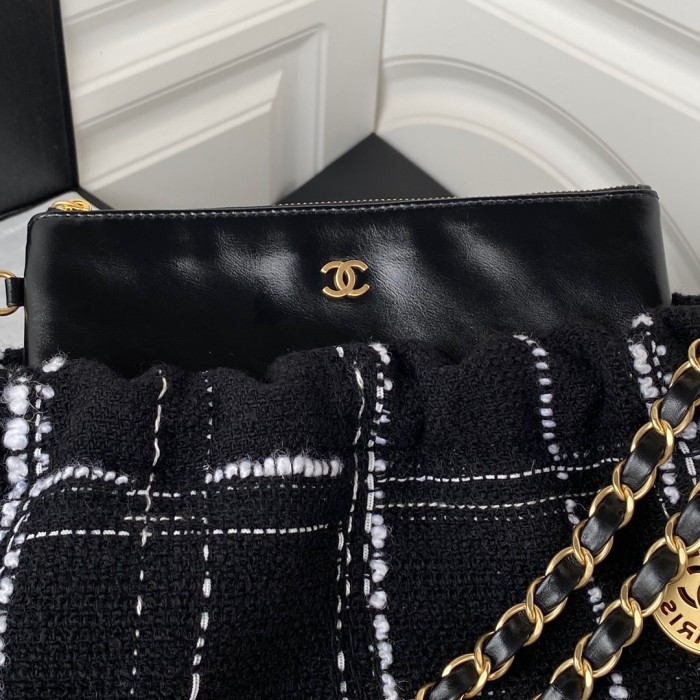  Handbag   Chanel AS3261  size  39×42×8 cm