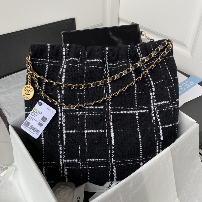  Handbag   Chanel AS3261  size  39×42×8 cm