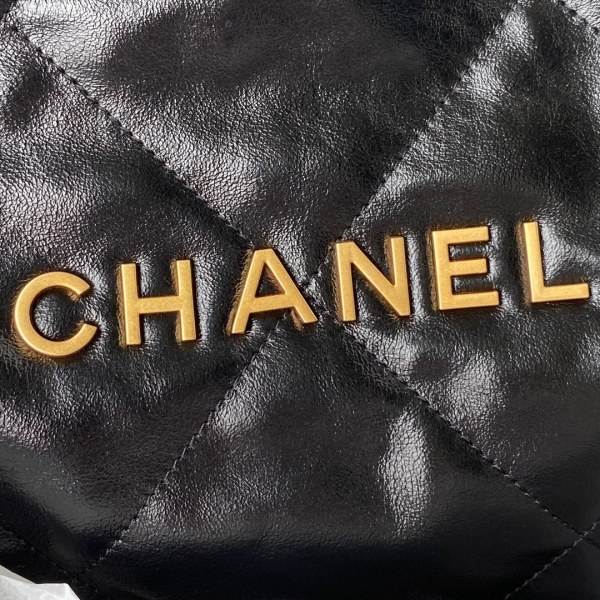  Handbag   Chanel  AS3260  size  35x37x7 cm