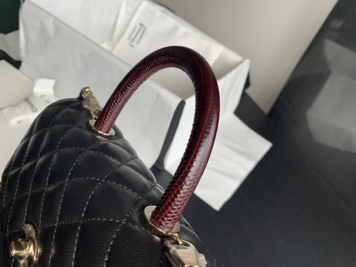  Handbag   Chanel  2215  size 19 cm