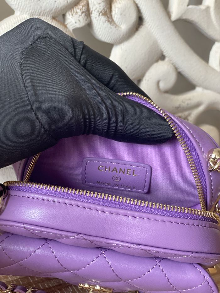  Handbag   Chanel 81203 size  12×13×5.5 cm