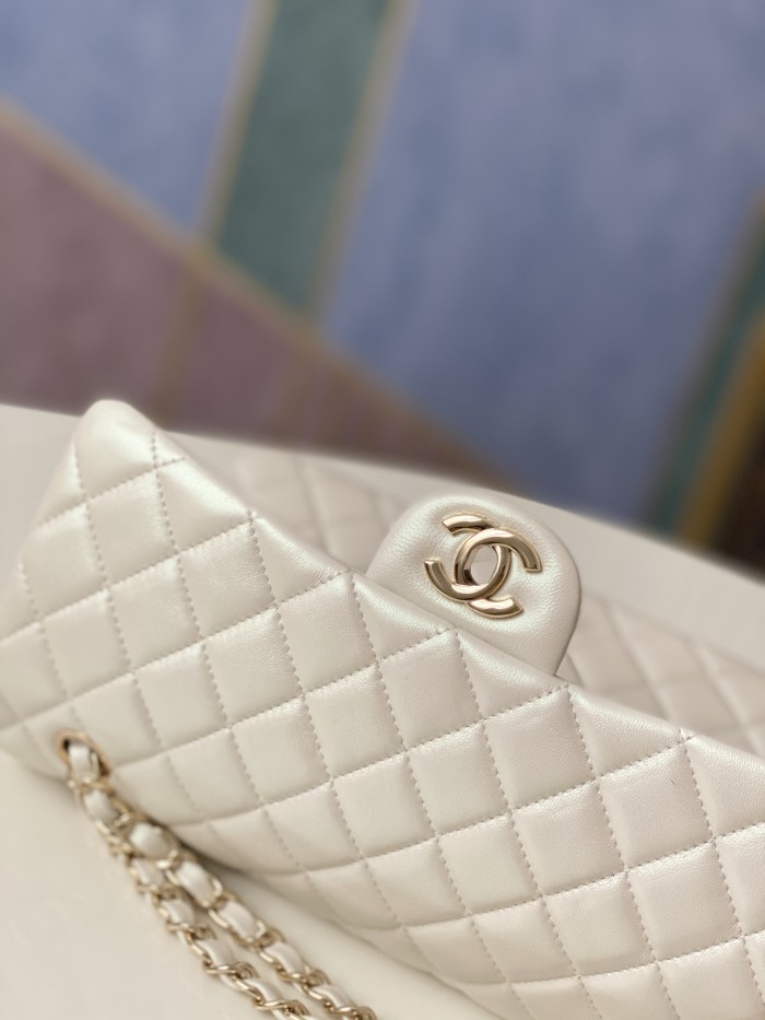 Handbag   Chanel  size  25  cm