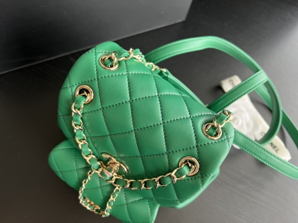  Handbag   Chanel  2908  size 18cmx18cmx12 cm