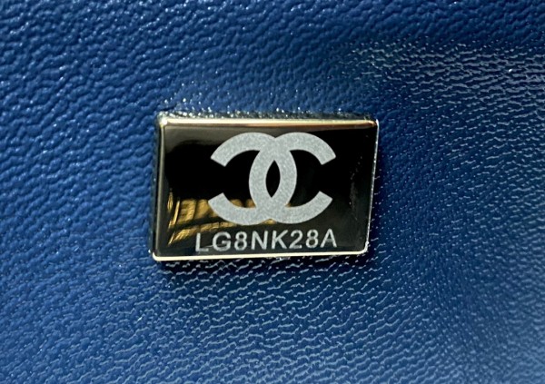 Handbag  Chanel  A01112  size  25.5*15.5*6.5  cm