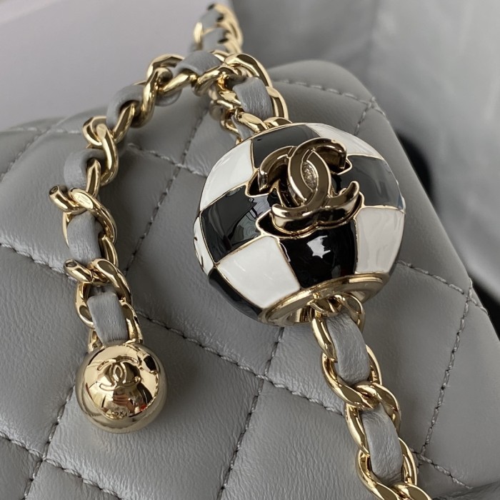  Handbag   Chanel  AS1786  size  17 cm