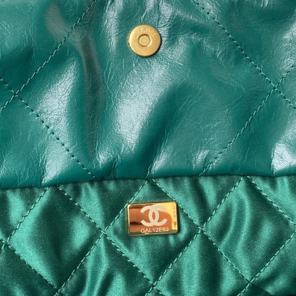  Handbag   Chanel  AS3260  size  35x37x7 cm