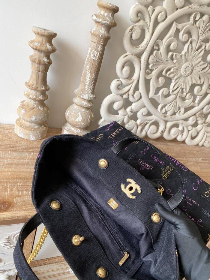  Handbag  Chanel 3128  size 51x43x3 cm