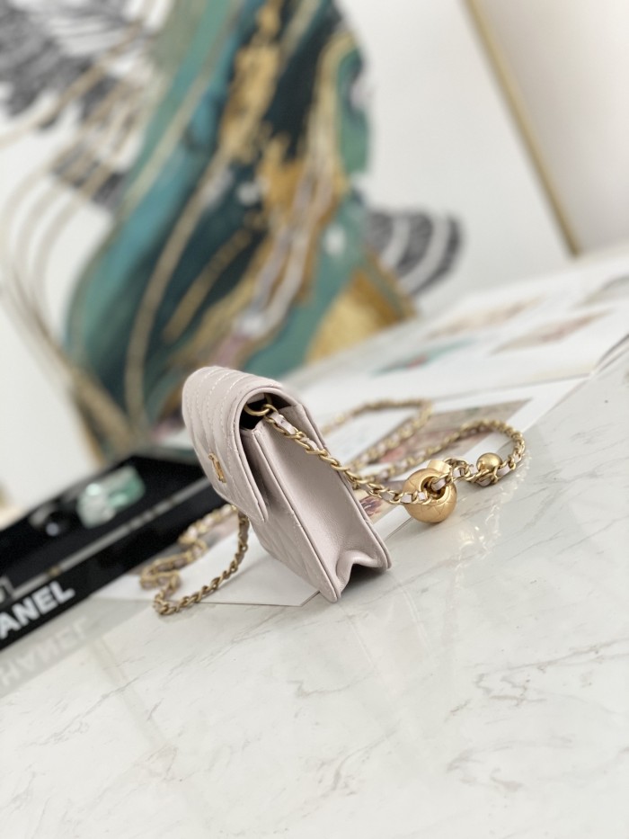  Handbag  Chanel 81135  size 12.5 9 2.5 cm