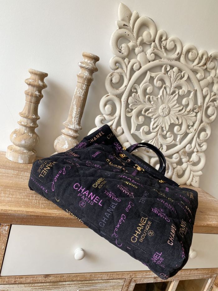  Handbag  Chanel 3128  size 51x43x3 cm