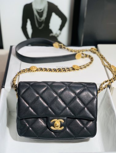  Handbag   Chanel  size  22 cm