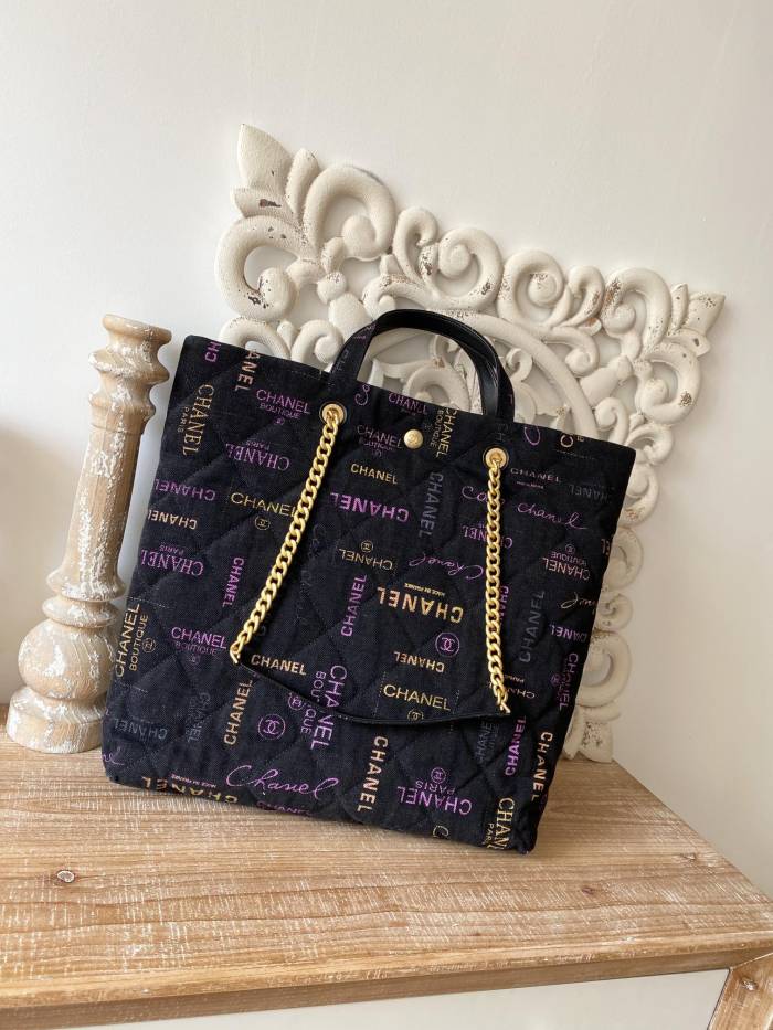  Handbag  Chanel 3128  size 51x43x3 cm