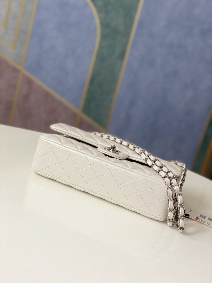 Handbag   Chanel   112  size  25 cm