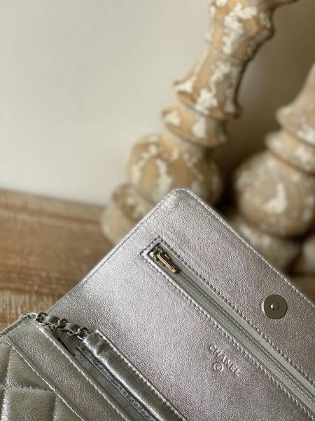  Handbag   Chanel  0250  size  19 cm