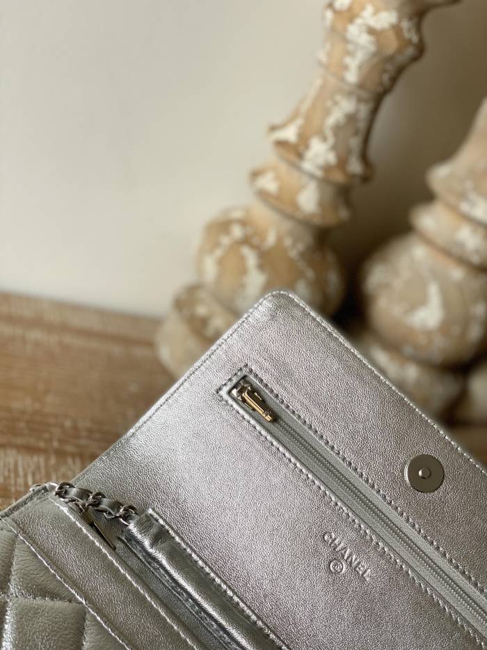  Handbag   Chanel  0250  size  19 cm