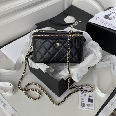  Handbag  Chanel AP1341  size  9.5x17x8 cm