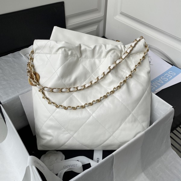  Handbag  Chanel  AS3260  size  35x37x7 cm
