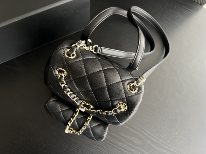  Handbag   Chanel  2908  size  18cmx18cmx12 cm