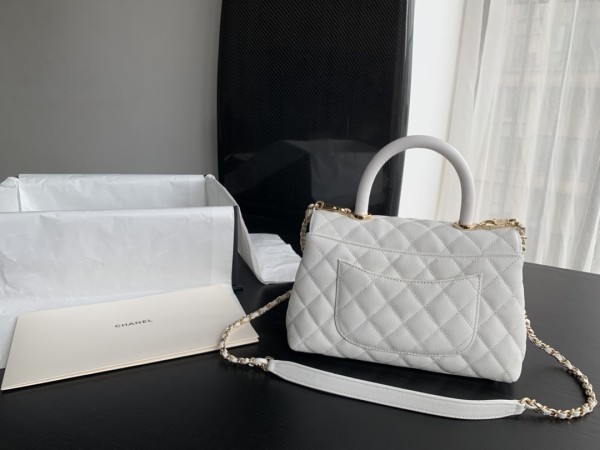  Handbag   Chanel 93925  size  24 cm 