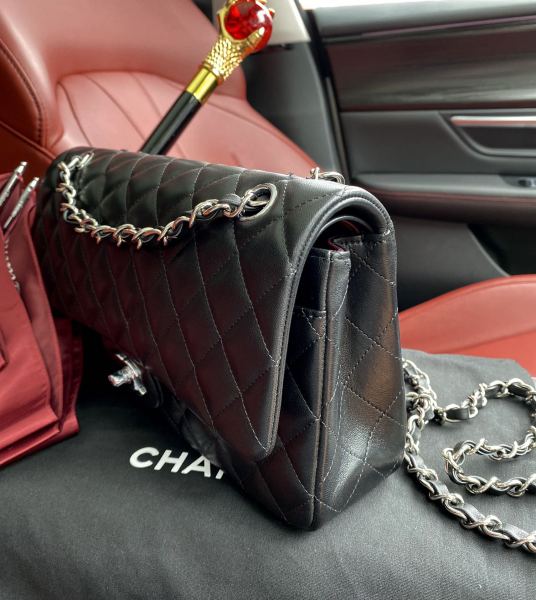 Handbag   Chanel  A01112 size  25.5*15.5*6.5 cm