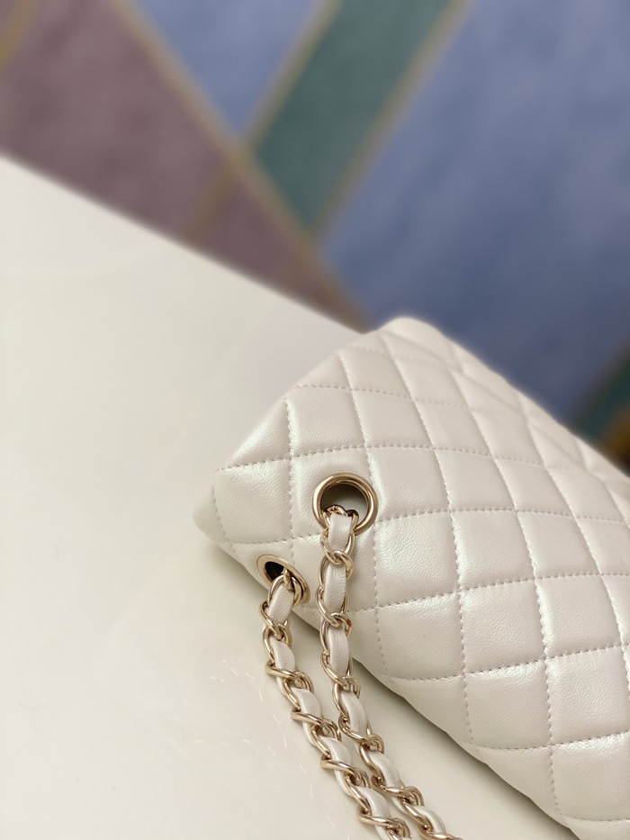 Handbag   Chanel  size  25  cm