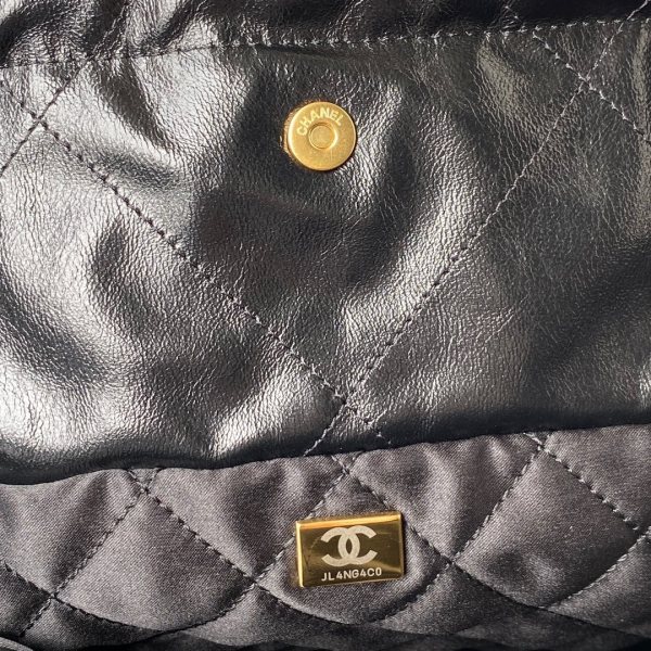  Handbag   Chanel  AS3261  size  39×42×8 cm