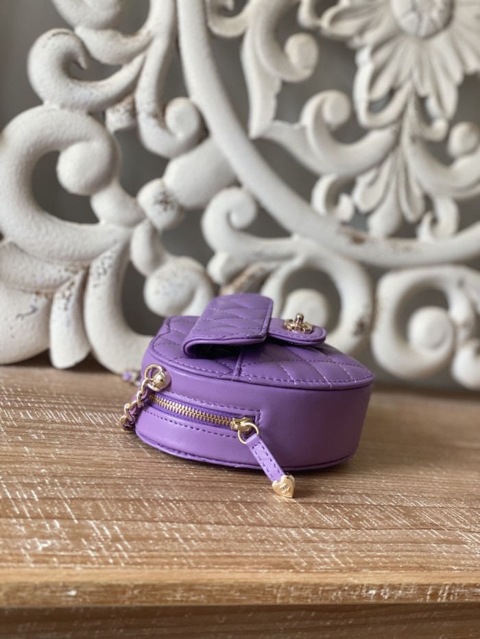  Handbag   Chanel 81203 size  12×13×5.5 cm