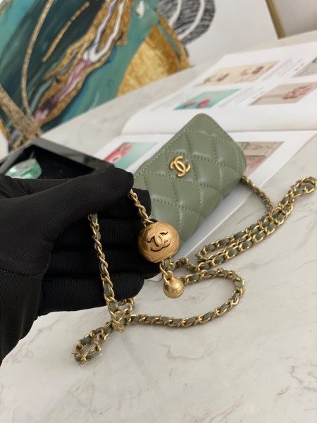  Handbag   Chanel 81135  size 12.5 9 2.5 cm