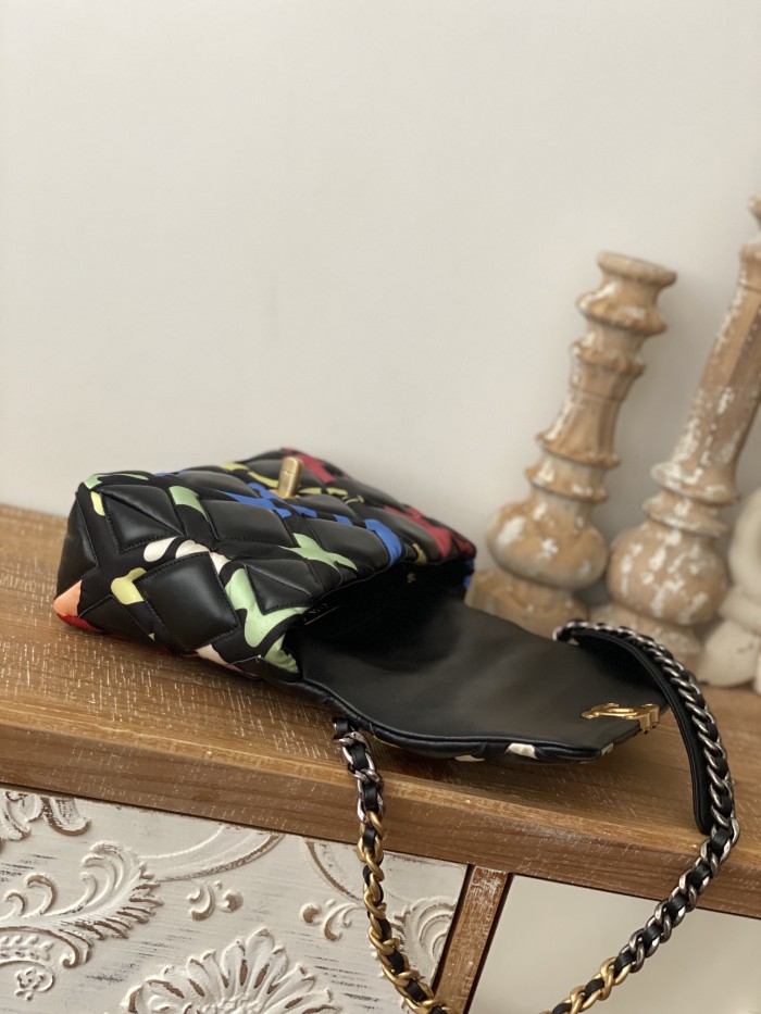 Handbag  Chanel 1160  size  26*9*16  cm