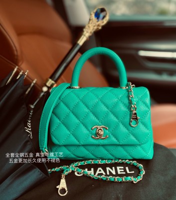  Handbag  Chanel AS2215  size  𝟏𝟑*𝟏𝟗*𝟗 𝑐𝑚